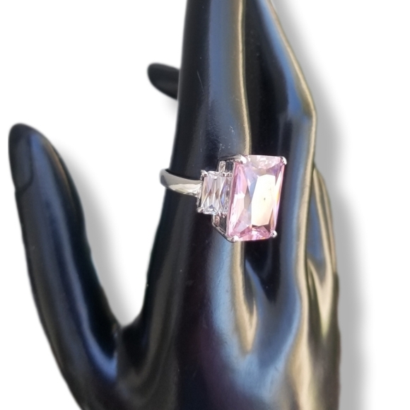 RHODIUM SILVERPLATED  & RADIANT CUT PINK ICE LADIES COCKTAIL RING - Picture 2 of 7